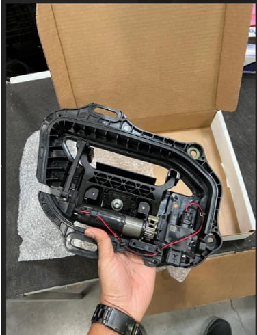 ручка водія Tesla 