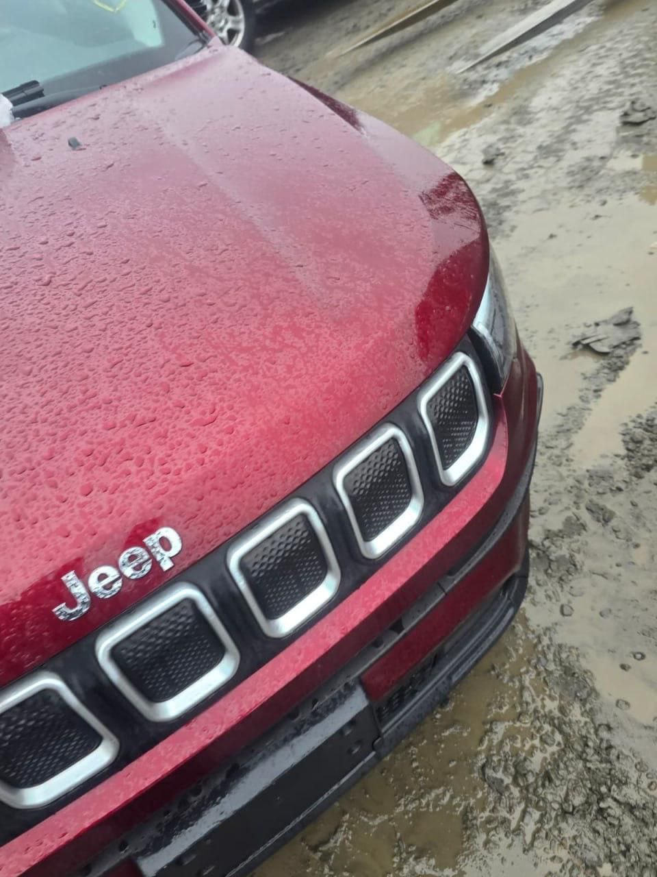 передні дверки Jeep Compass 