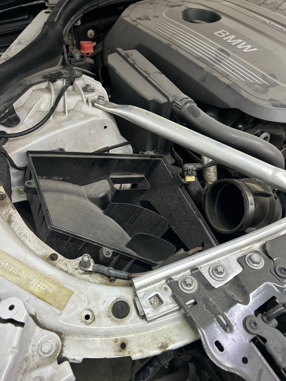 кришка повітряного впуска BMW 