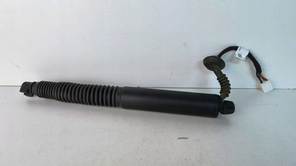 електро привод багажника Tesla Model 3 2022 р. 