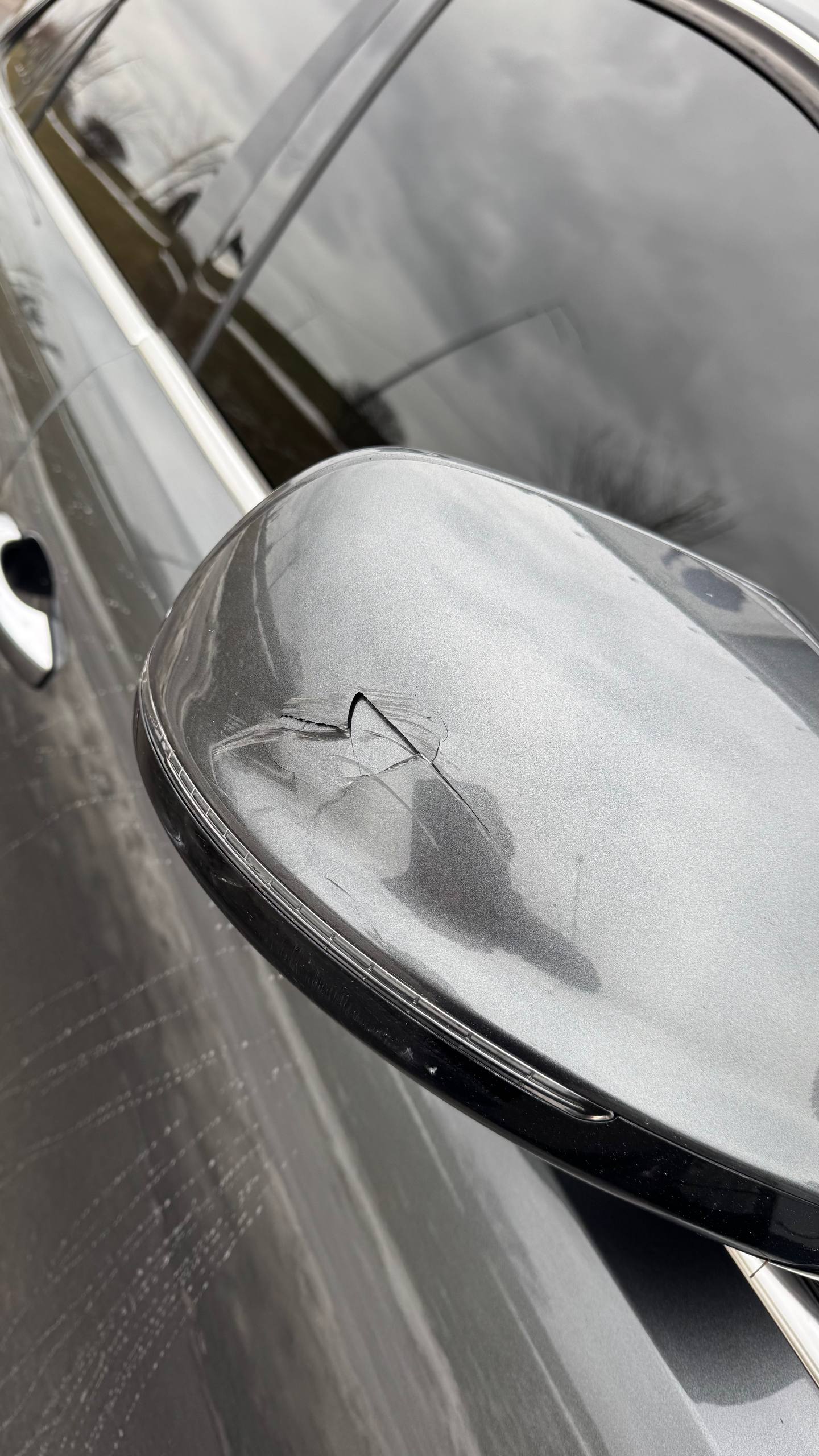 кришка дзеркала правого Audi Q5 