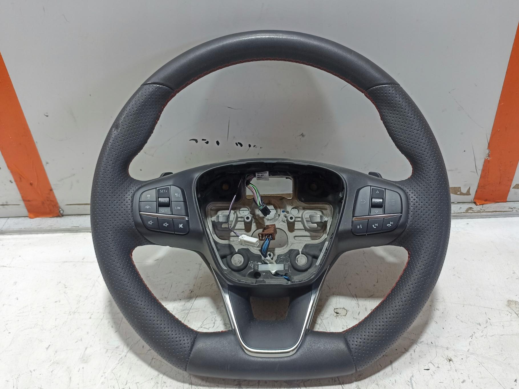 кермо st-line Ford Escape 