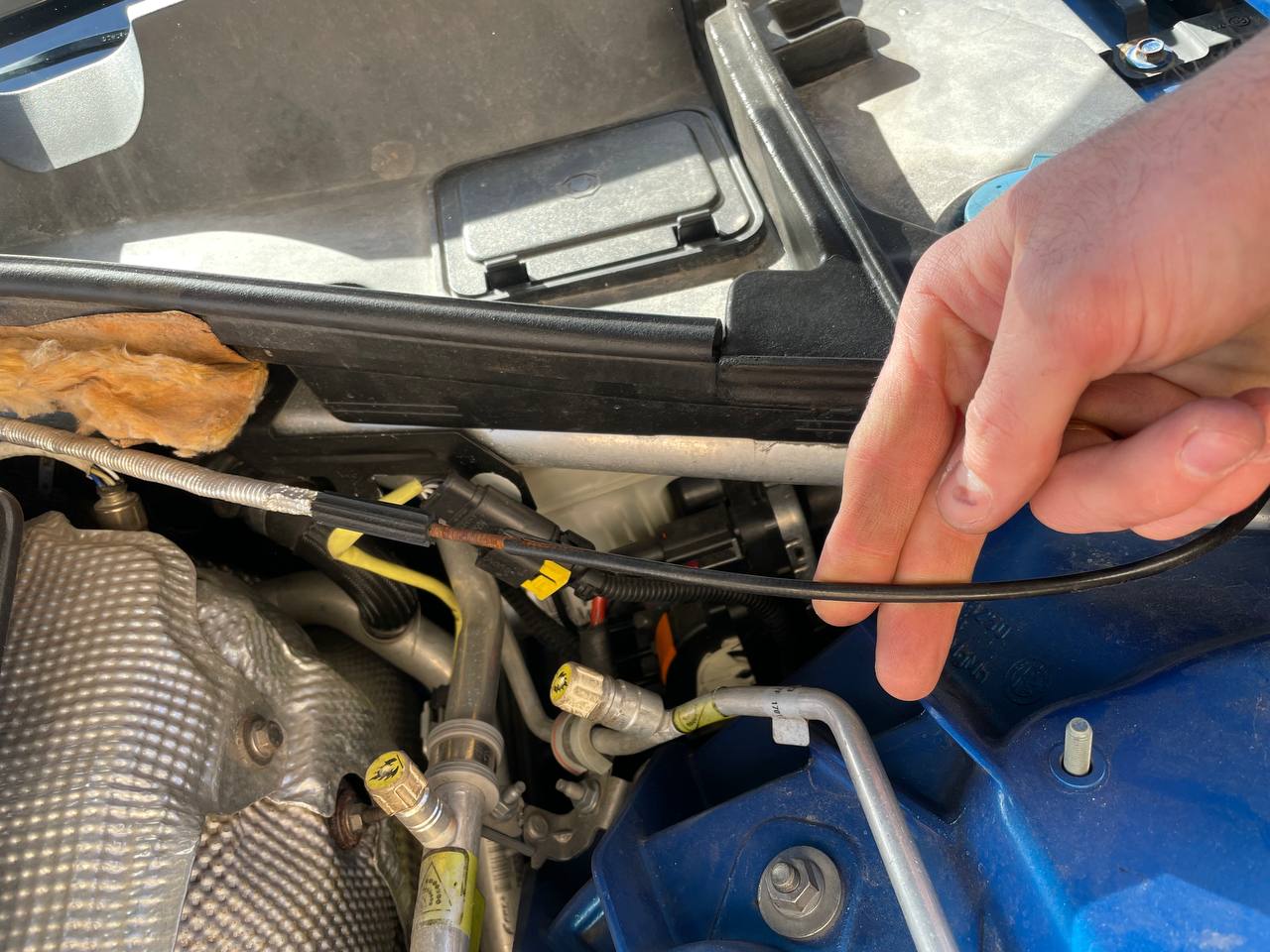 трос замка Alfa Romeo 