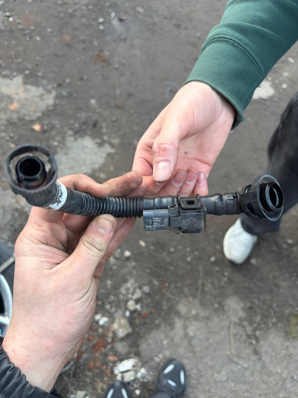 патрубок Ford 