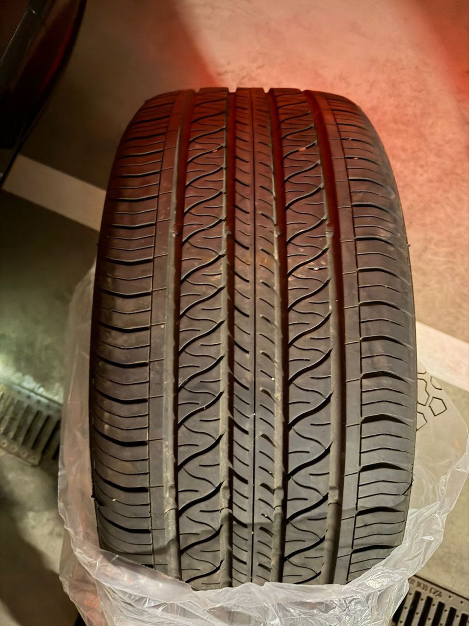 шина 255/45R19 Continental ProContact 