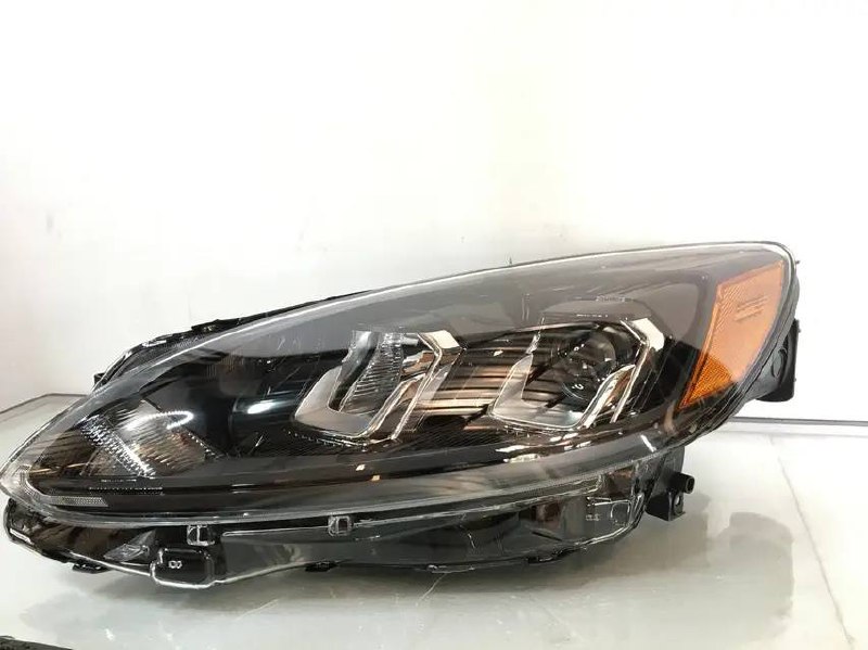 фара Ford Escape 2020 р. 