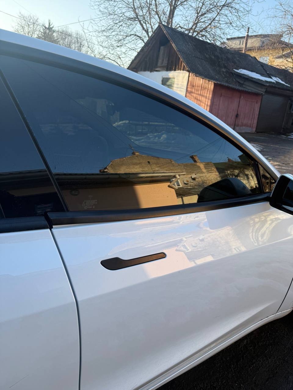 передній правий молдінг вікна Tesla Model 3 2022 р. 