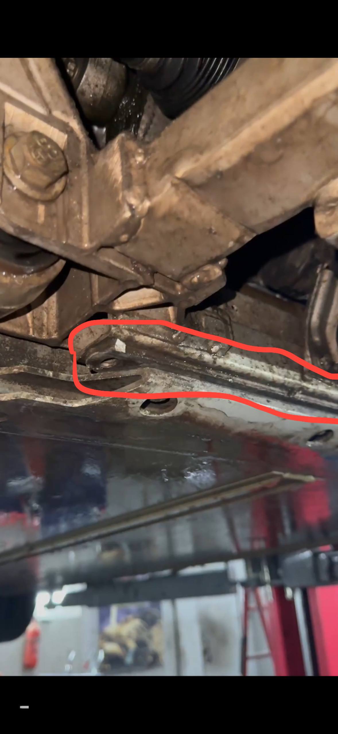 деталь із зображення АЗЛК 