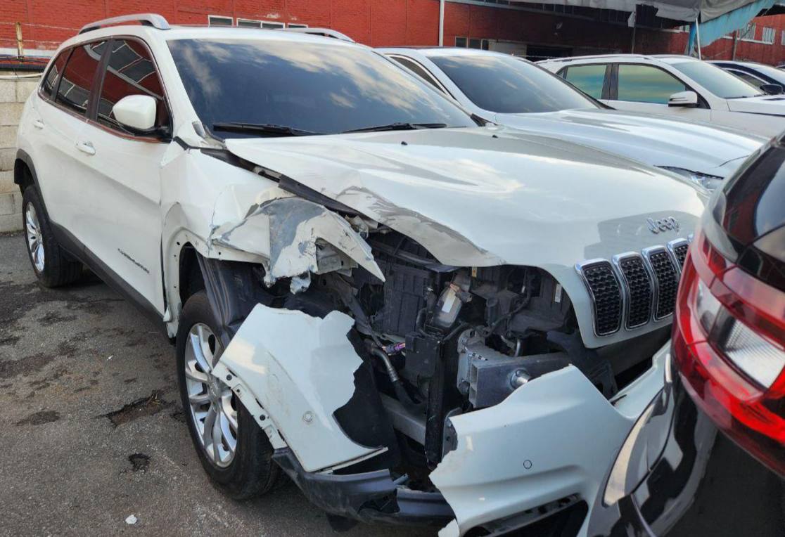 Купити капот Jeep Cherokee 