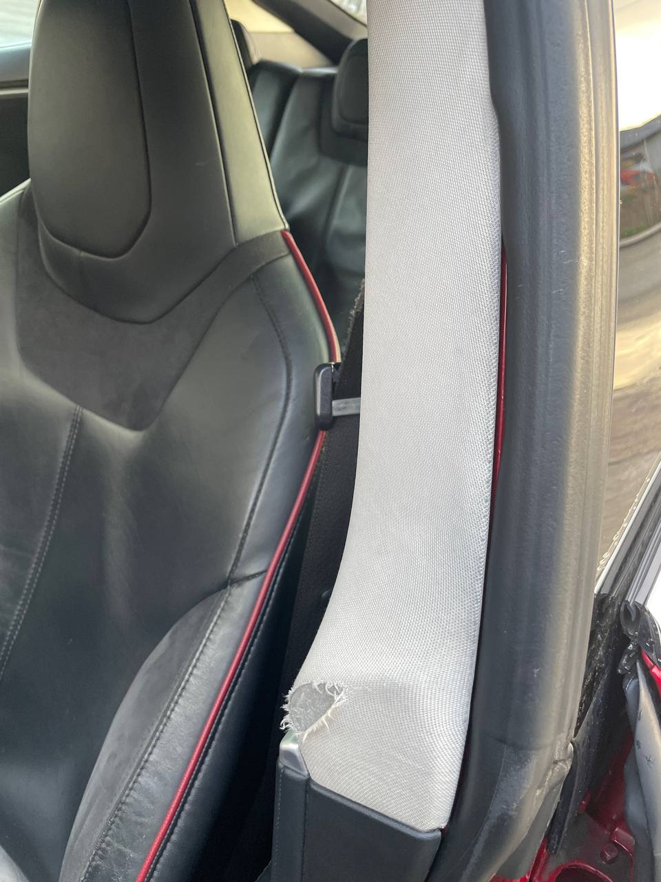 деталь із зображення Tesla 