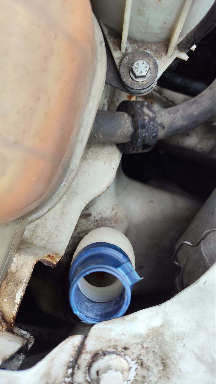 кришка бачка омивача Fiat Doblo 2004 р. 