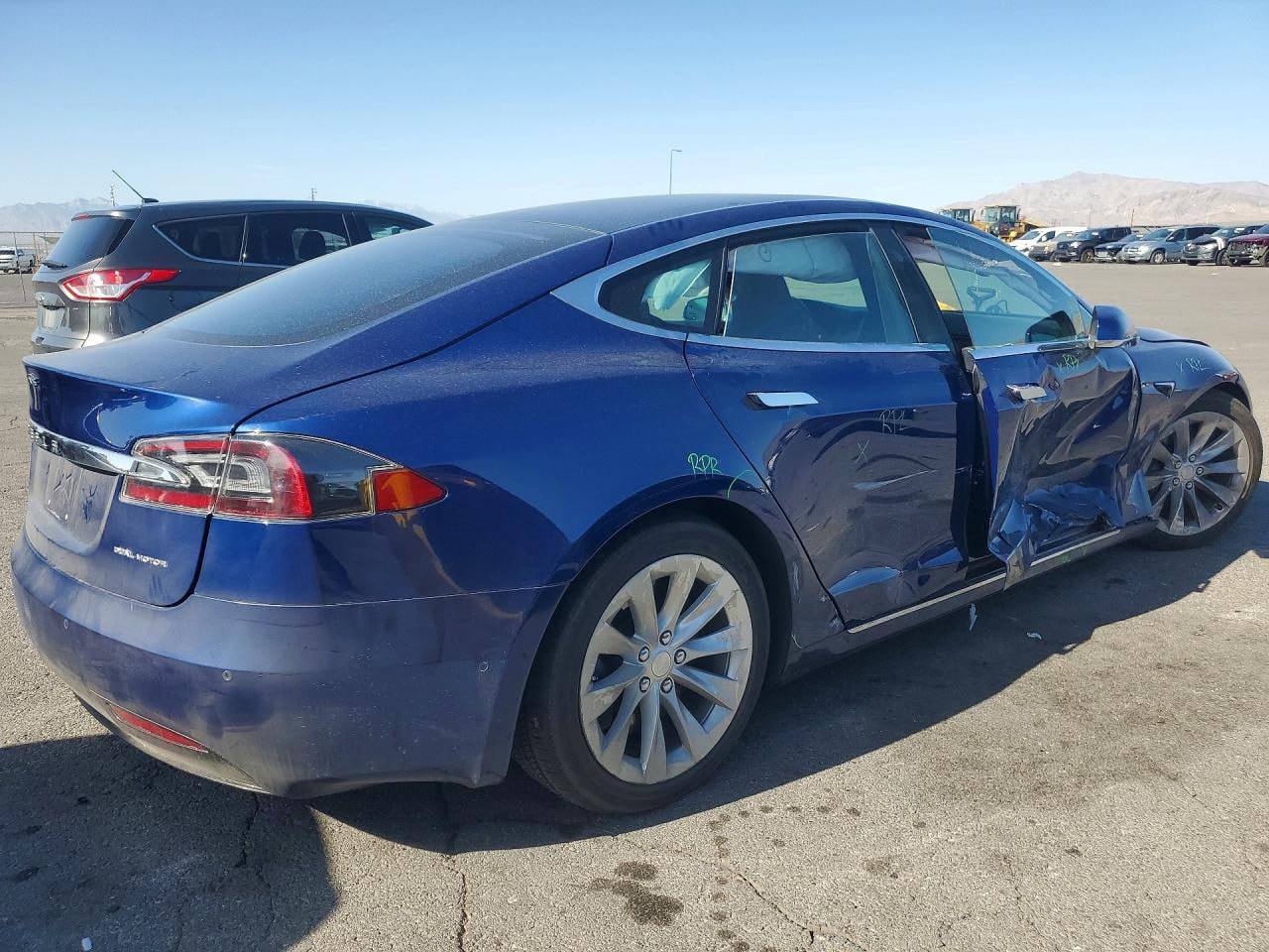 дверка Tesla Model S 2019 р. 