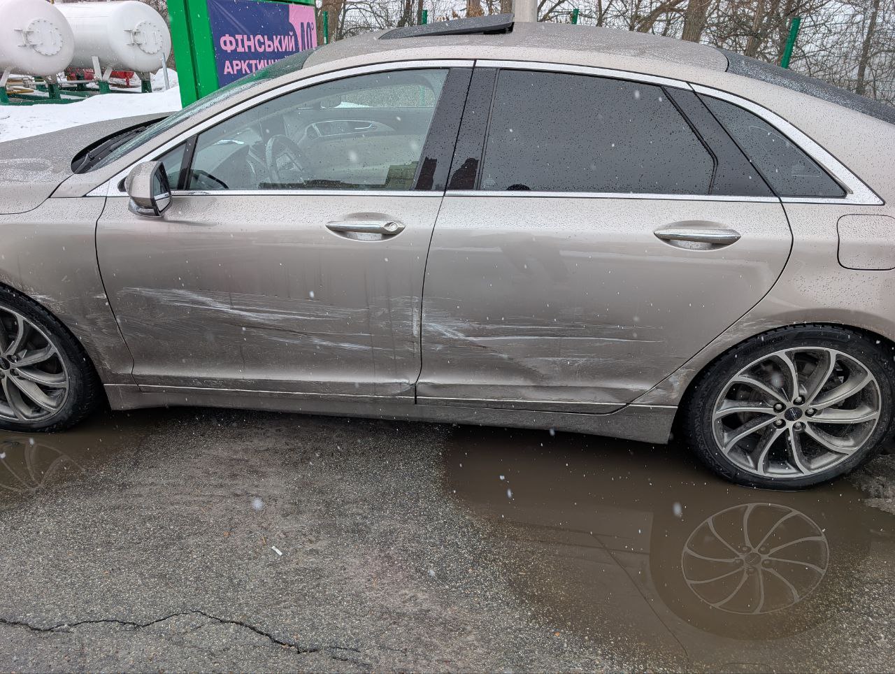 две левые двери Lincoln MKZ 