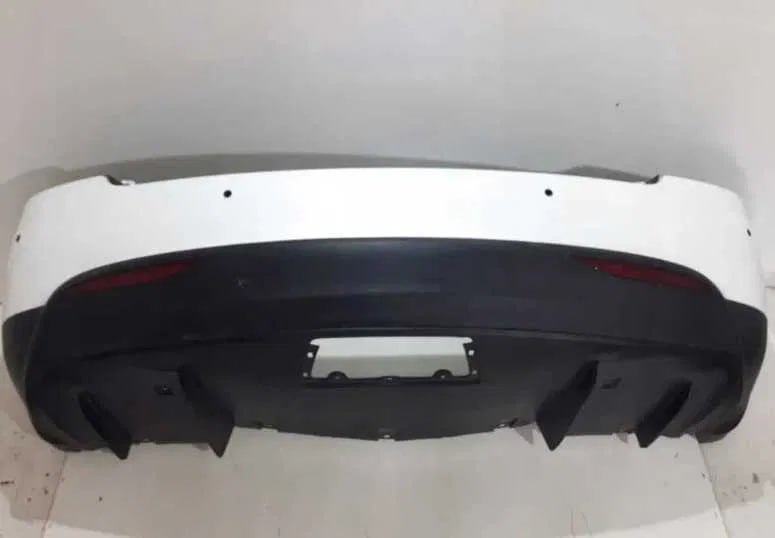 задній бампер Tesla 