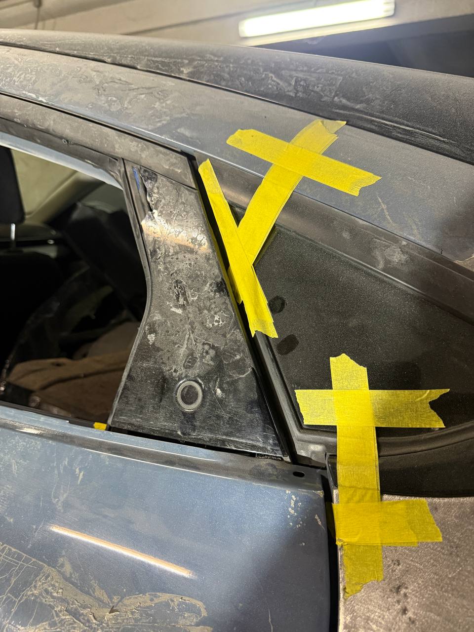 накладка на задню ліву дверку Ford Mustang Mach-E 