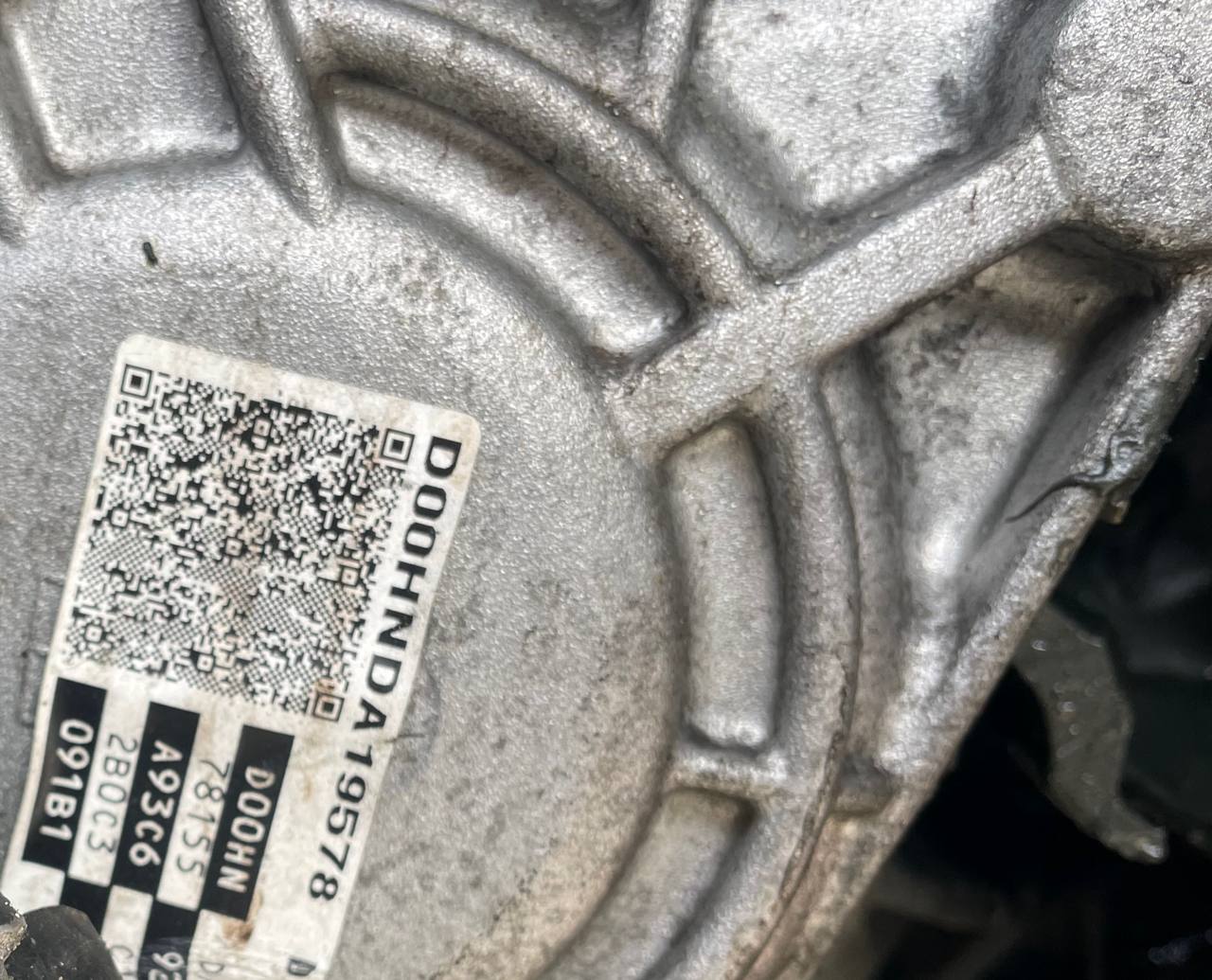 кришка коробки Kia Niro 