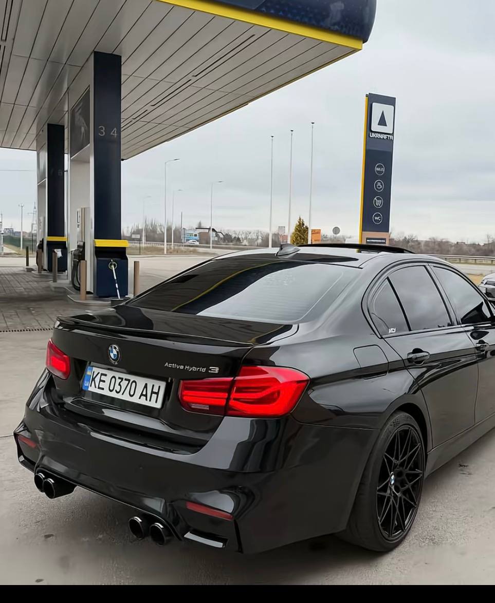 Купити бампер BMW 