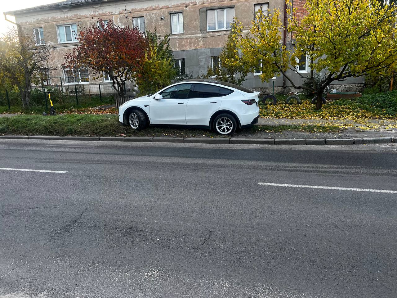 панорама Tesla Model Y 