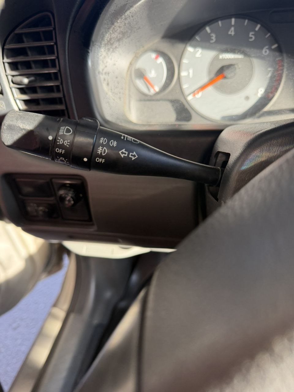 подрулевой переключатель (свет) Nissan 2012 р. 