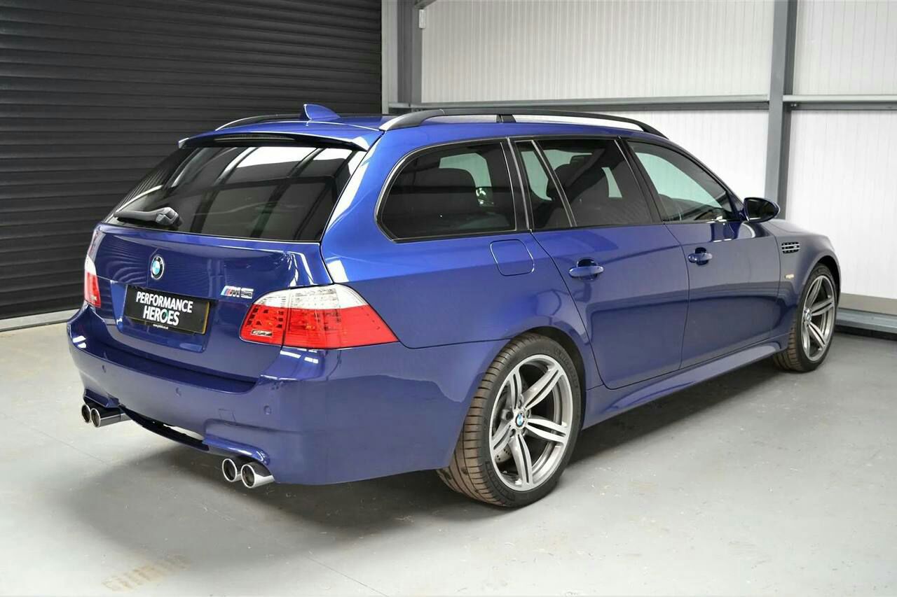 Купити BMW E61 BMW 5 Series 