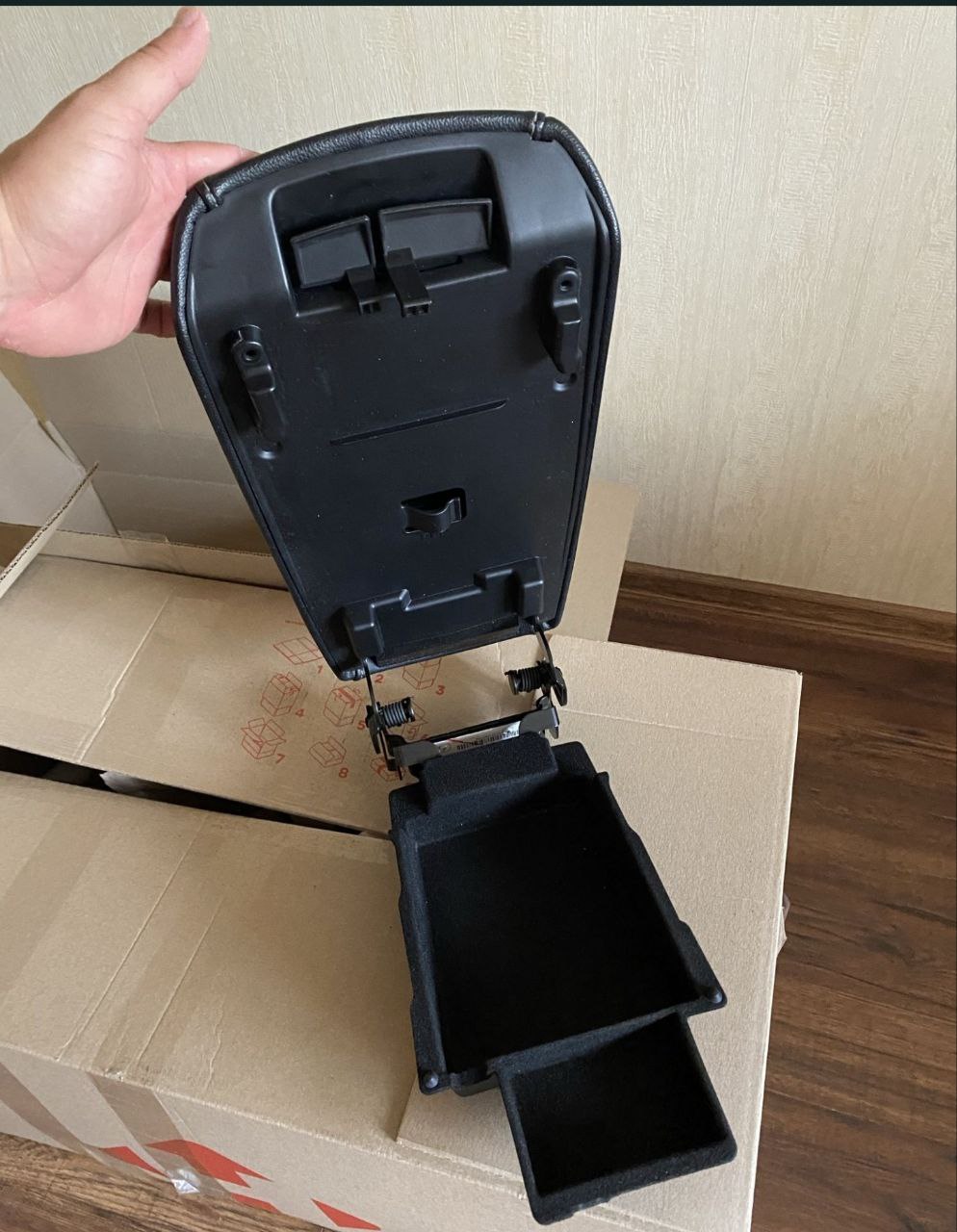 накладка підлокітника Ford Fusion Hybrid 2018 р. 