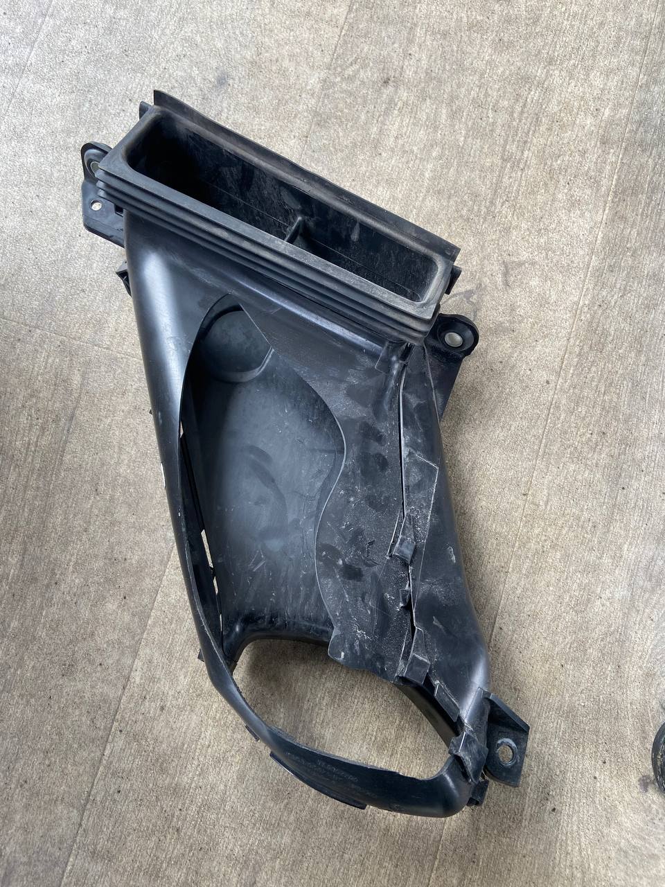 патрубок повітряного фільтру «гусак» Ford Edge 2021 р. 