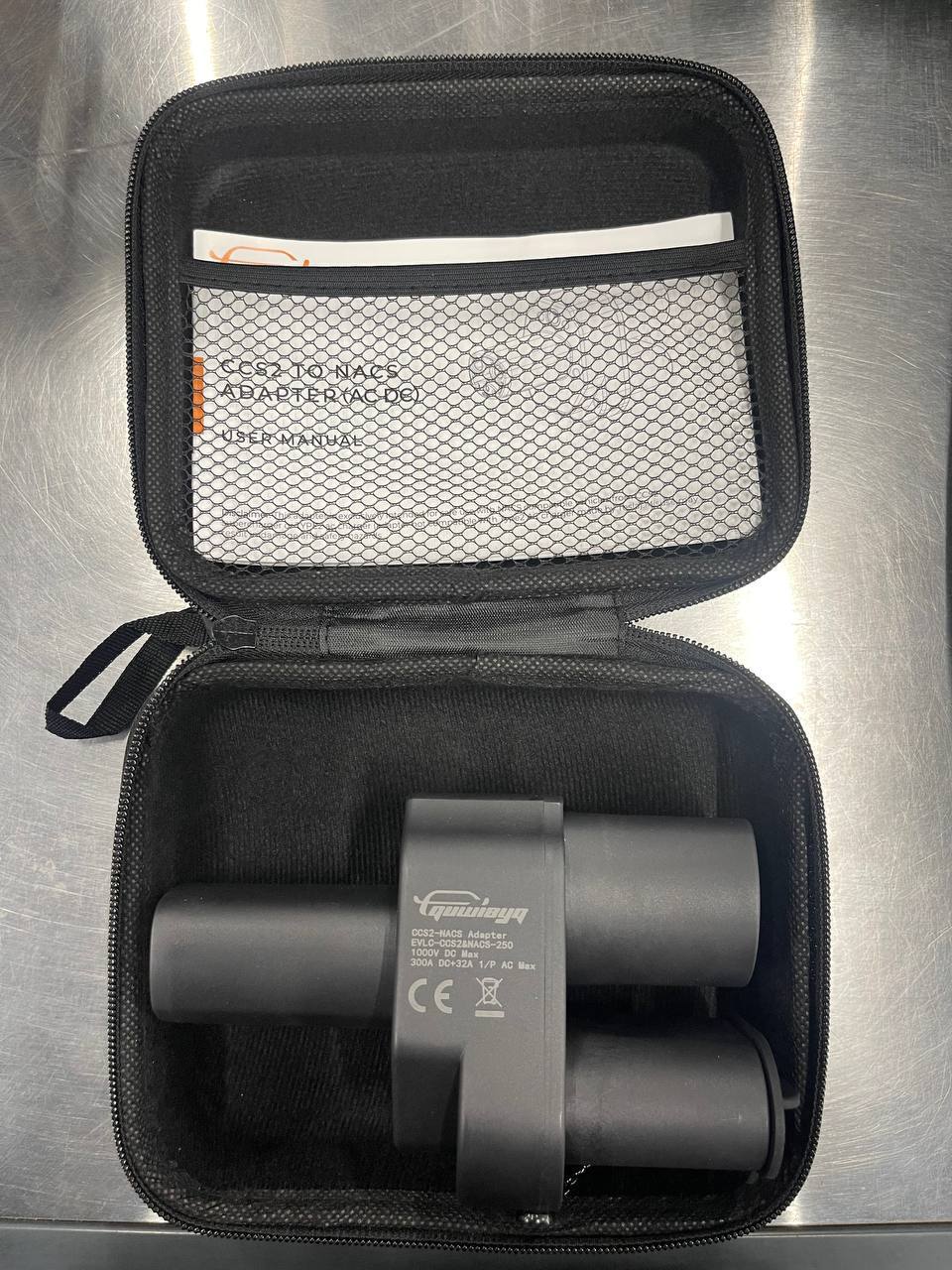 деталь із зображення Tesla 