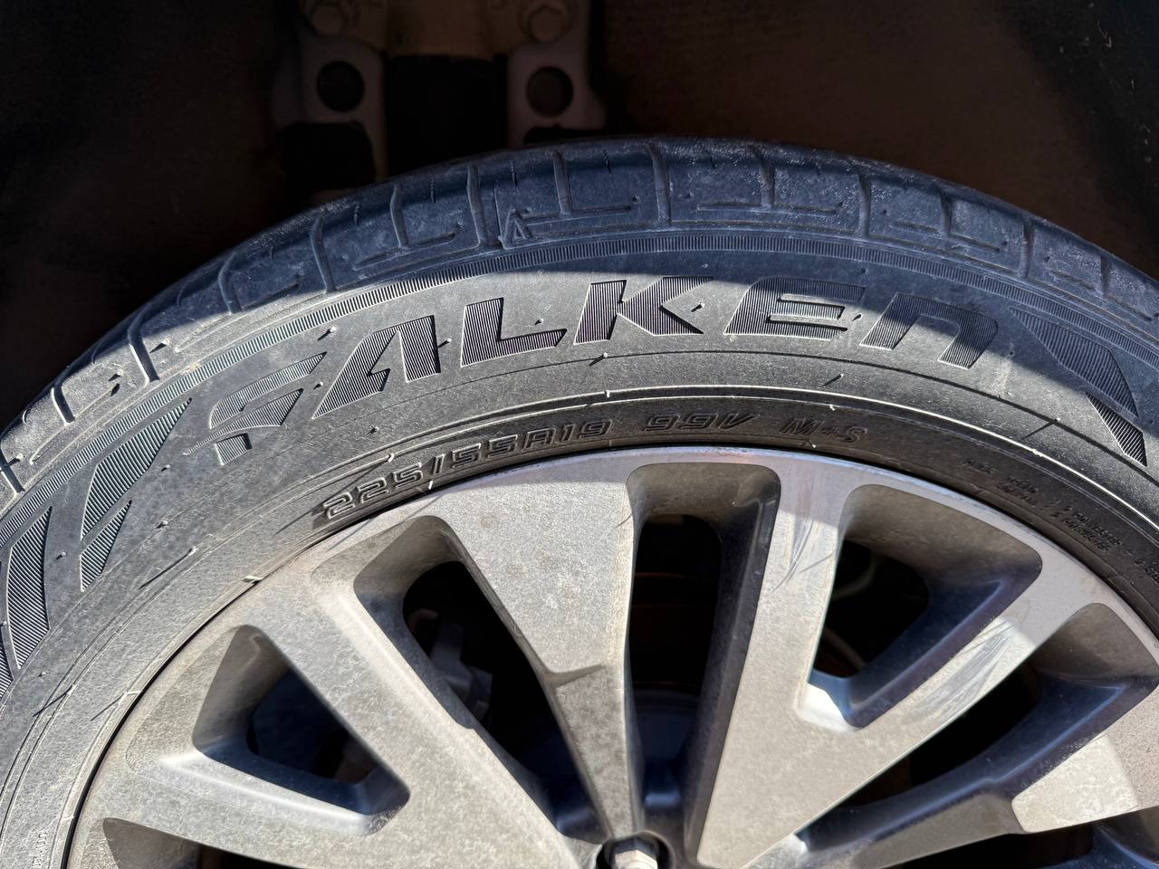 Шина Falken 225 55 19 