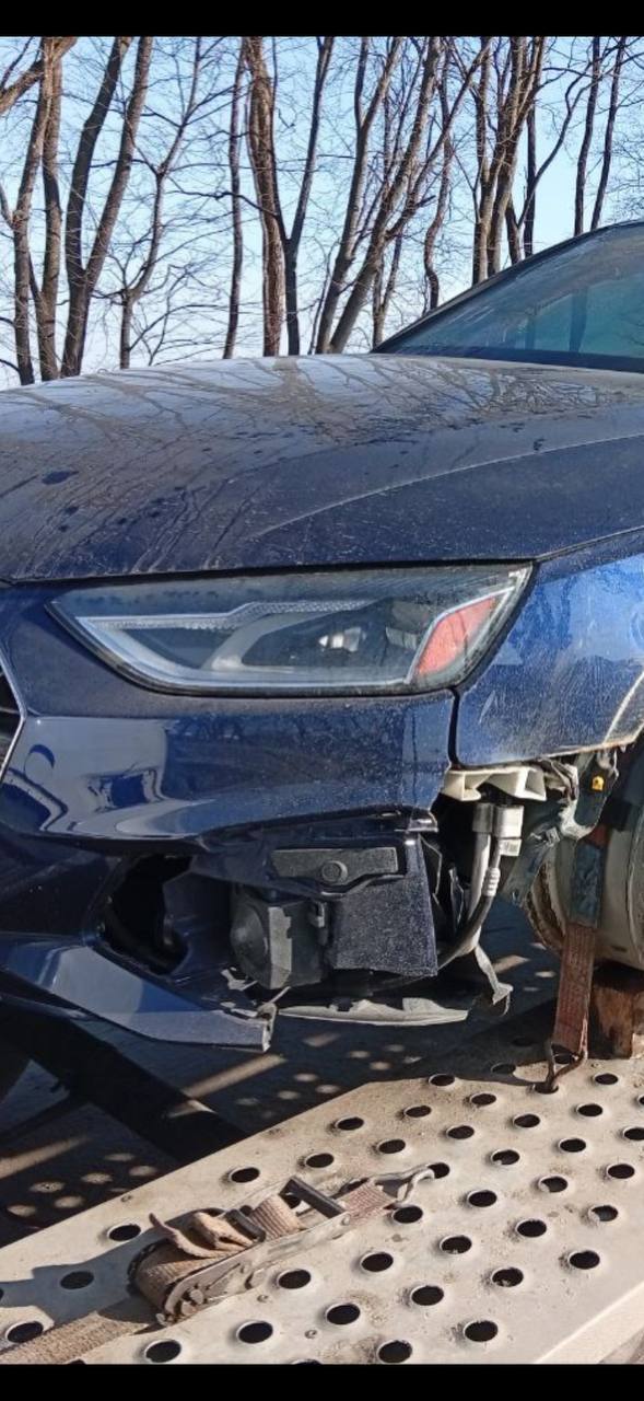 ліва частина бампера переднього Audi 2020 р. 