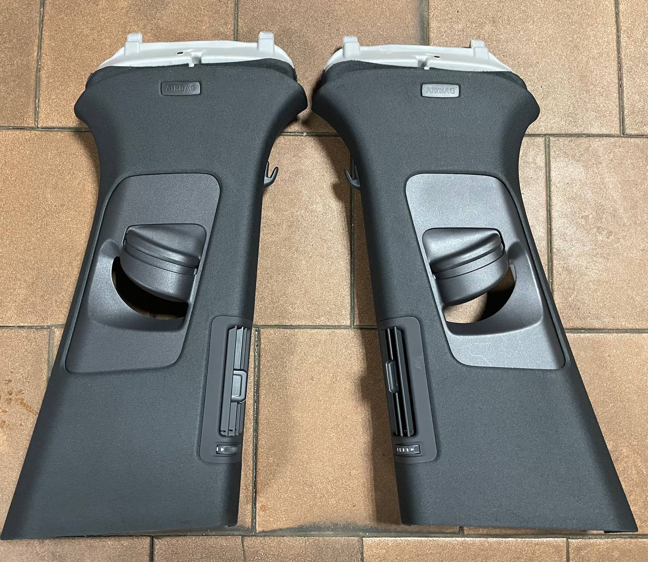 Пластик салону Volkswagen Touareg 2019 р. 