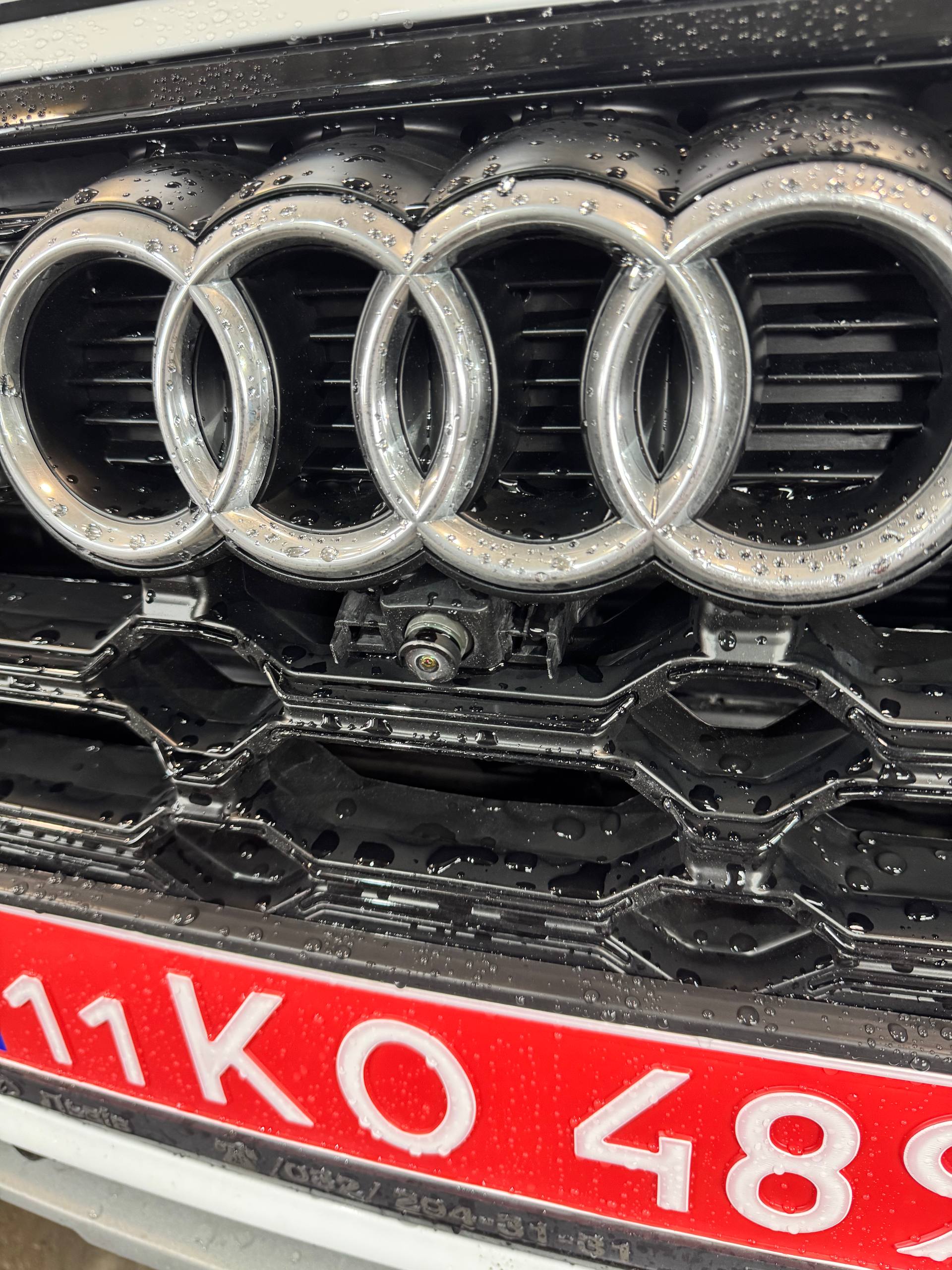 заглушка Audi Q5 2021 р. 