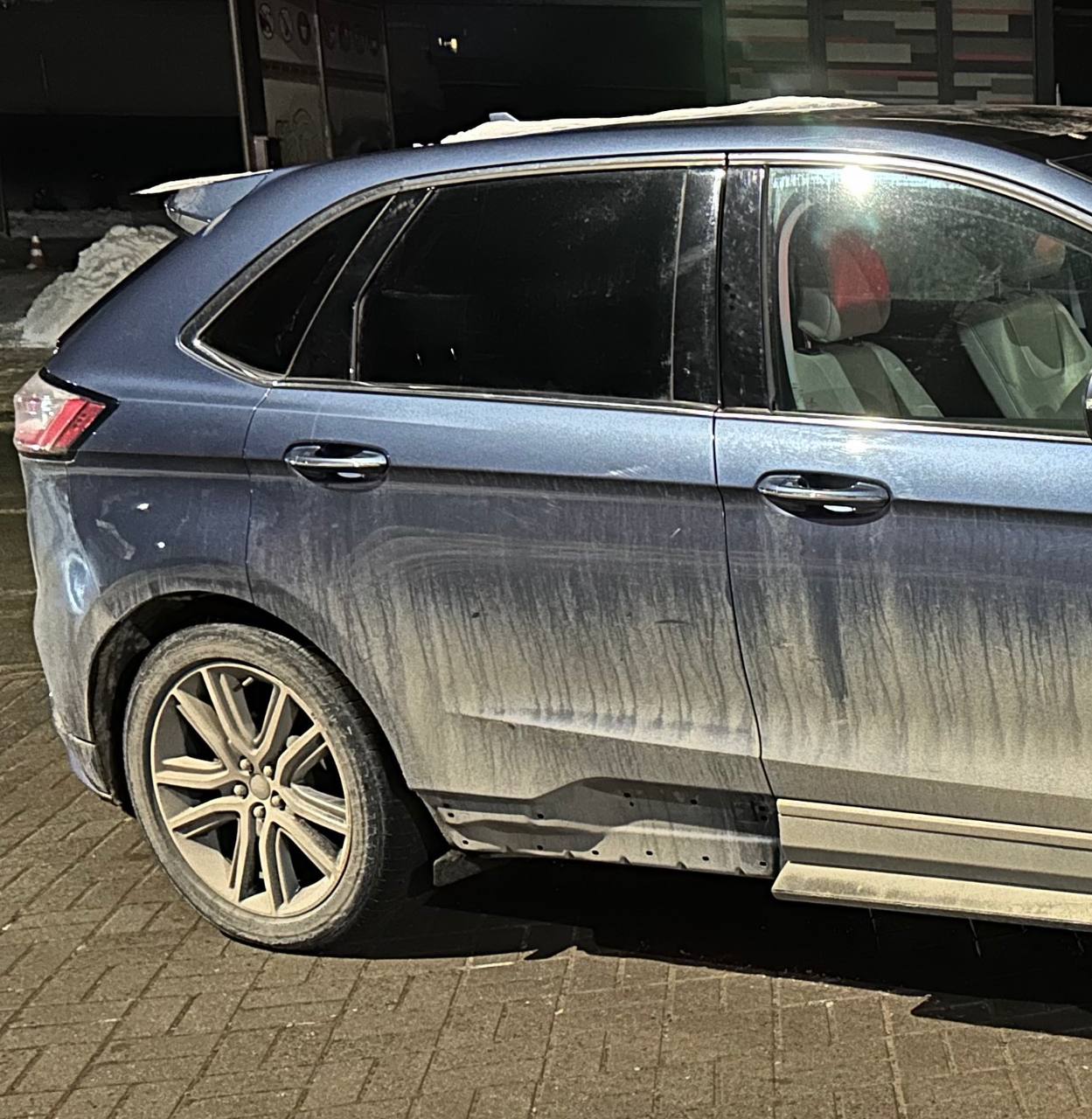 Купити накладка під задні праві двері Ford Edge 2018 р. 