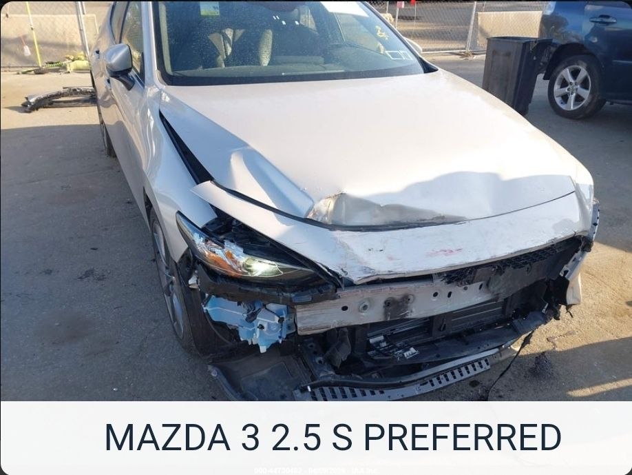 Купити нижня губа Mazda 3 2024 р. 
