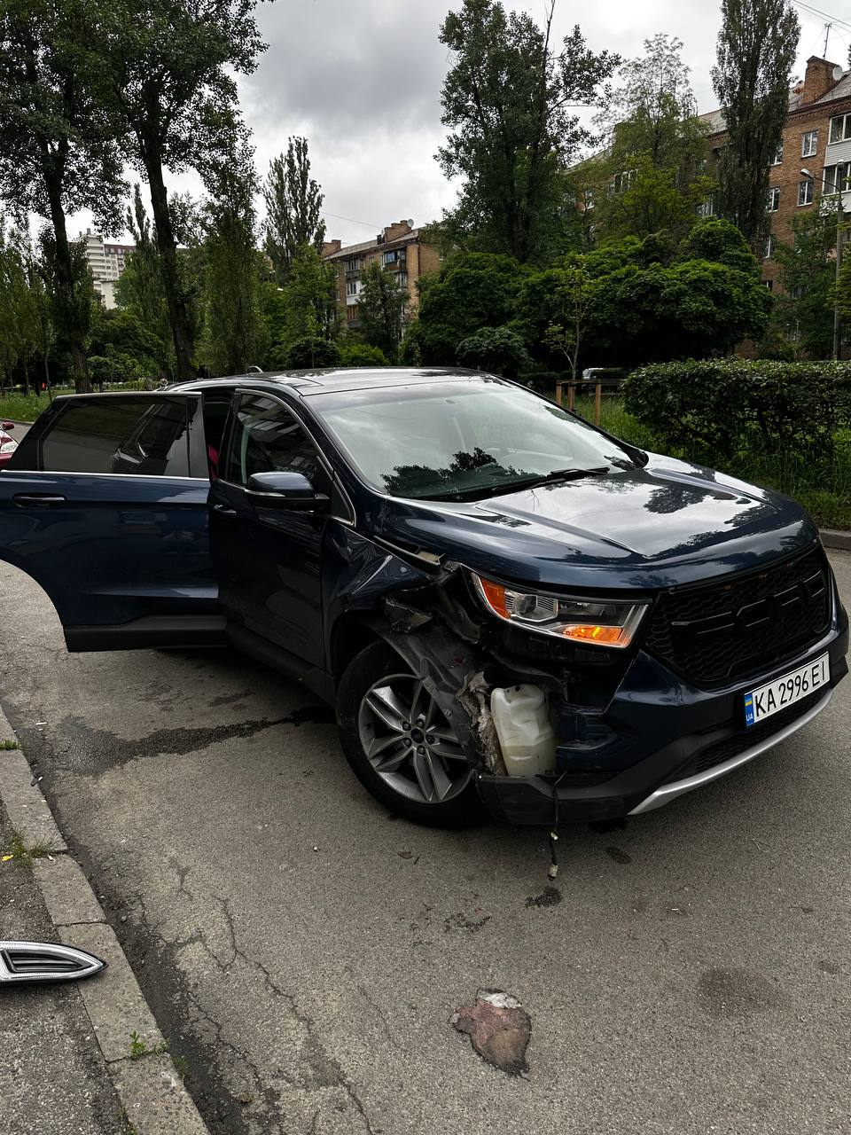 Купити переднє праве крило Ford Edge 