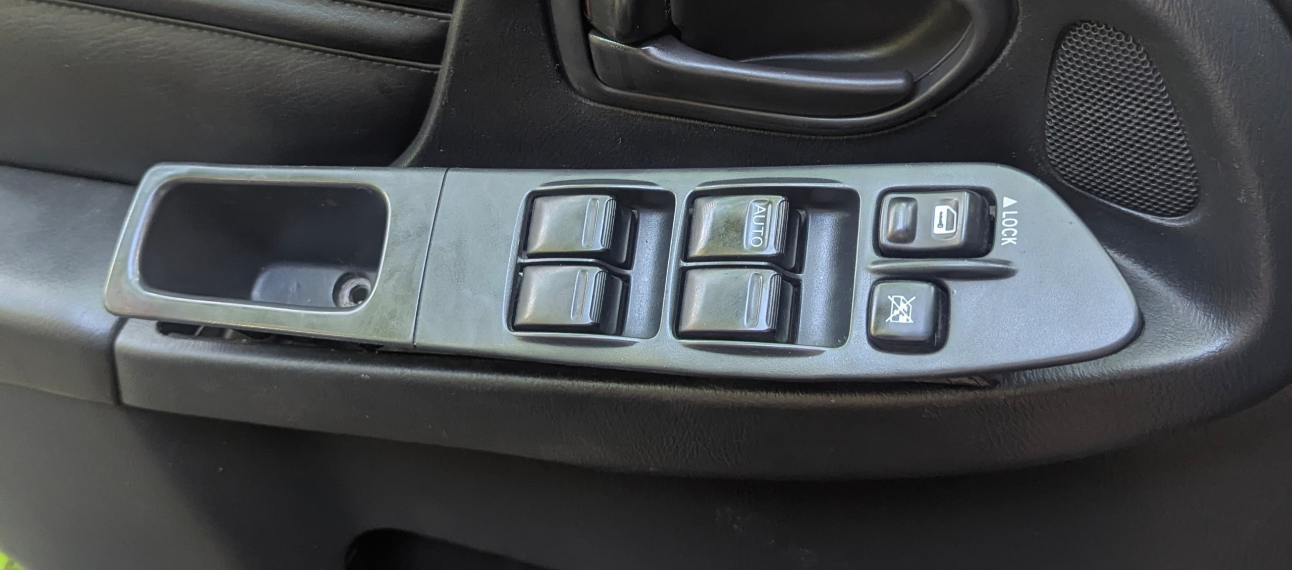 Купити верхня крышка панелі управління Subaru Impreza 
